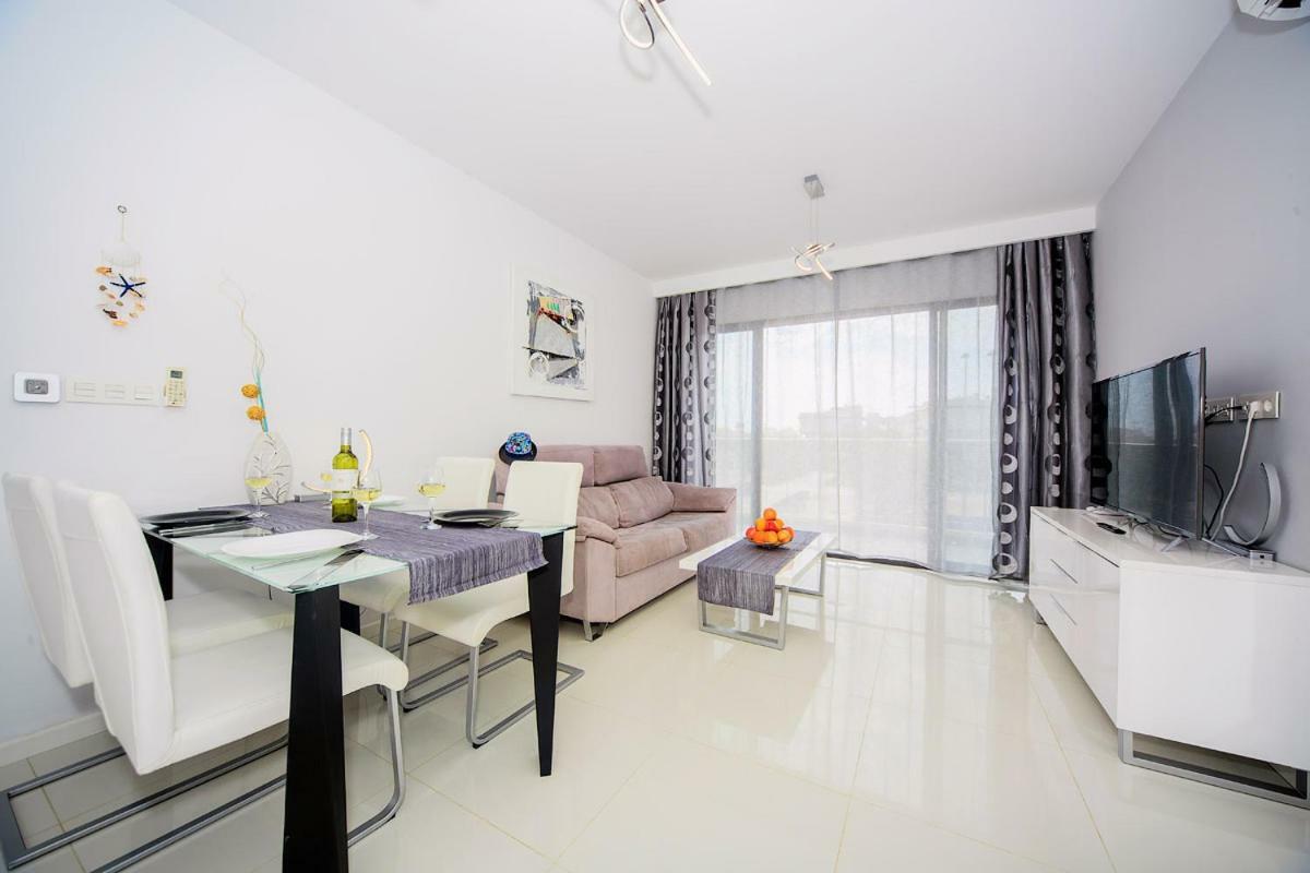 Penthouse 2 Bedrooms In Mil Palmeras 皮拉尔－德拉奥拉达达 外观 照片